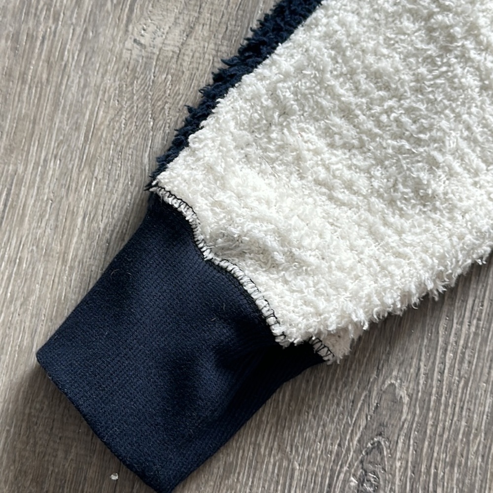 TOMMY HILFIGER White & Navy Fuzzy Fleece Crop Pullover Hoodie - Picture 6 of 9